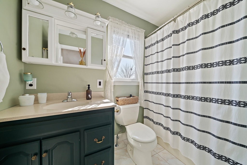 17 Castle Road Weymouth, MA 02189 - Photo 34 of 42 Gallery Image 34