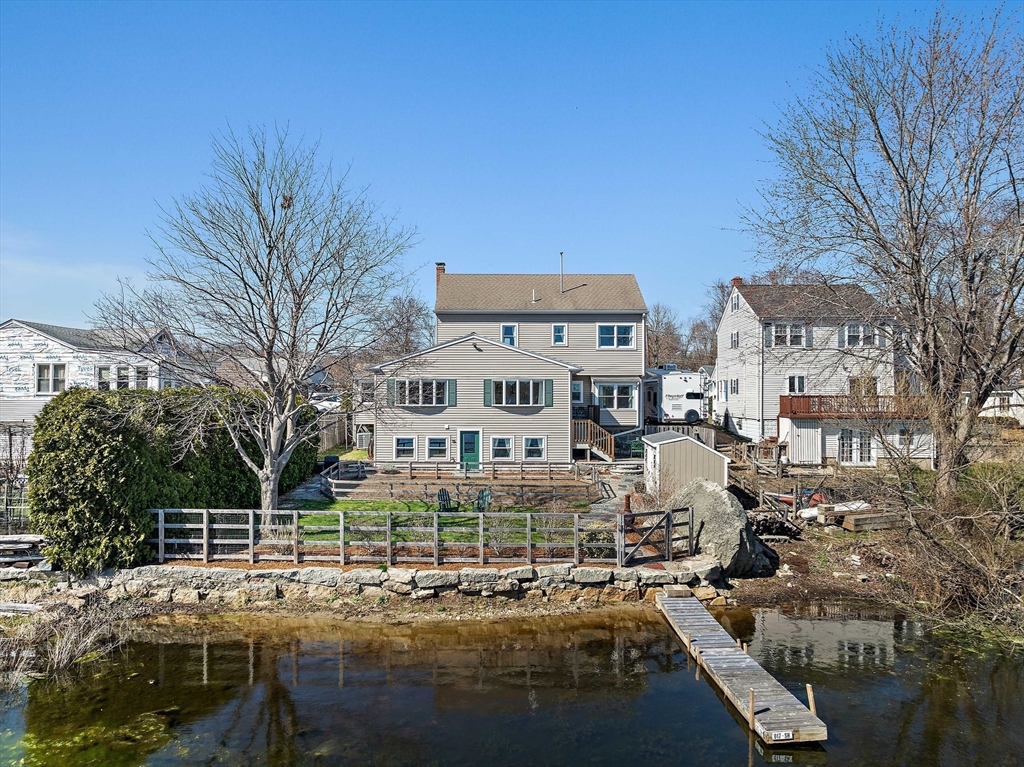 17 Castle Road Weymouth, MA 02189 - Photo 4 of 42 Gallery Image 4