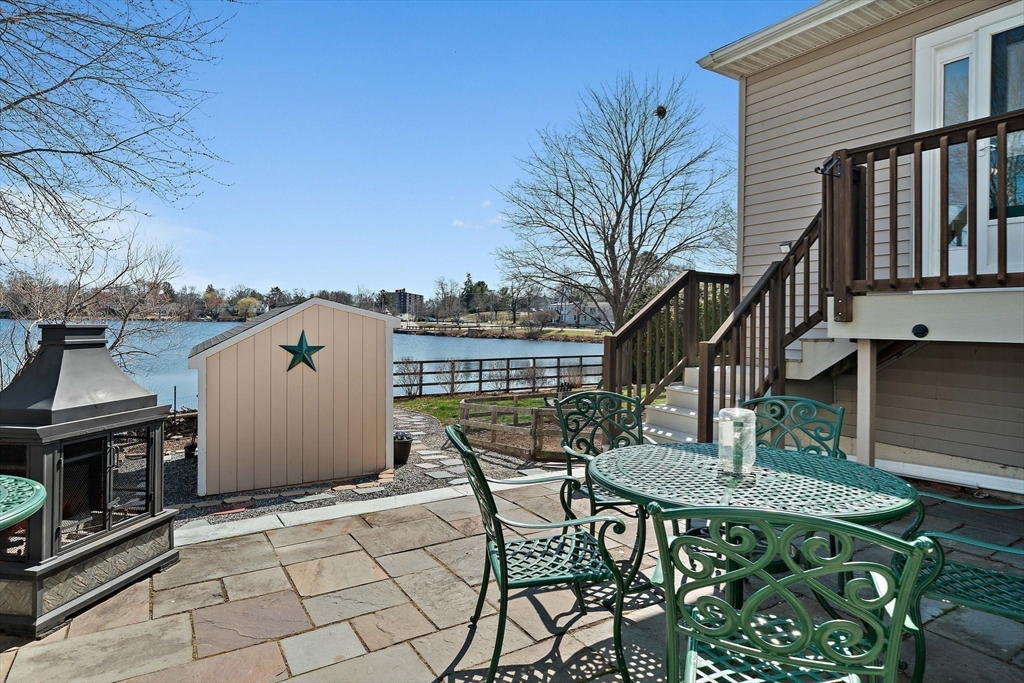 17 Castle Road Weymouth, MA 02189 - Photo 7 of 42 Gallery Image 7