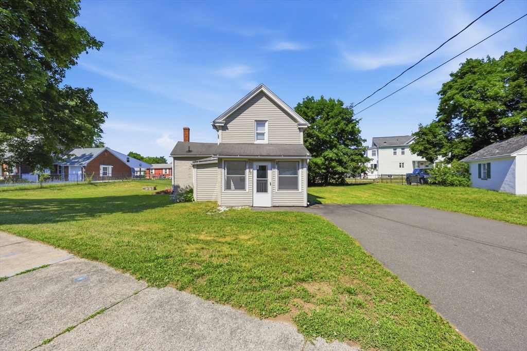 70 Milton Street Springfield, MA 01151 - Photo 3 of 37