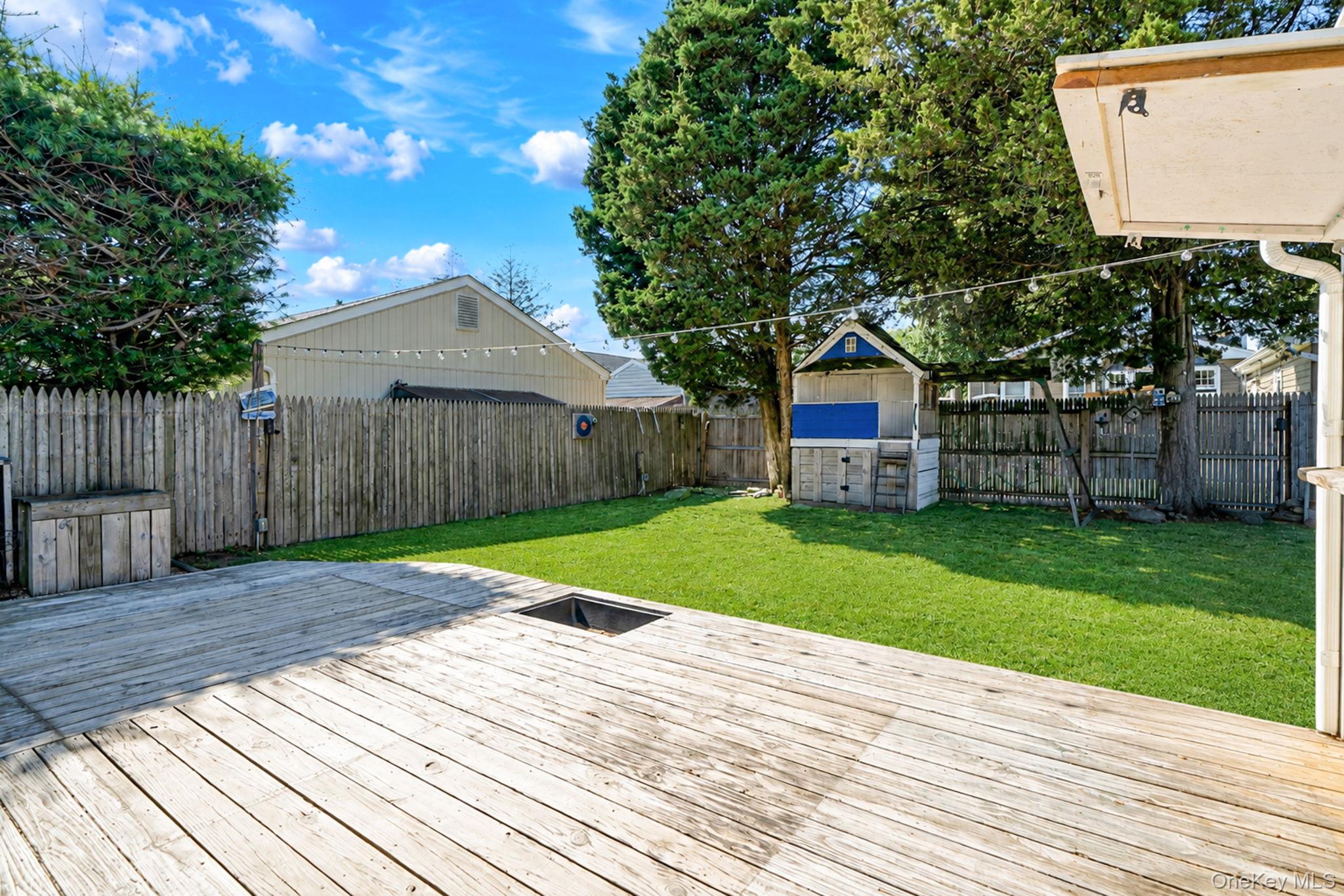 7 Inca Drive Bay Shore, NY 11706 - Photo 20 of 29