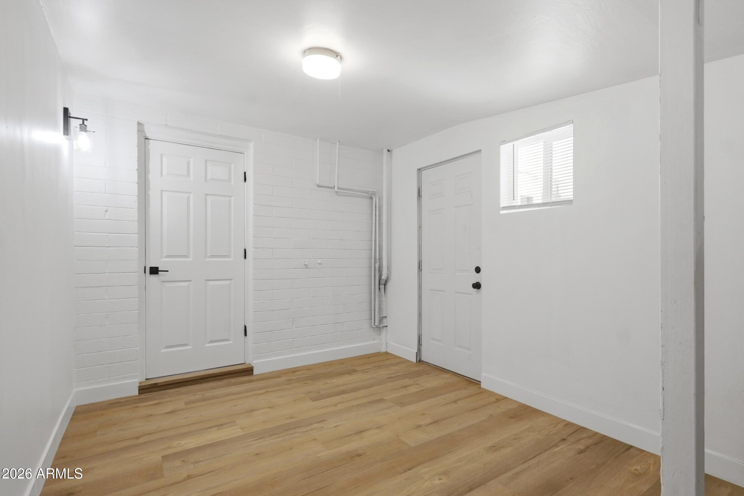 1555 West 6th Street Tempe, AZ 85281 - Photo 30 of 40 a view of empty room