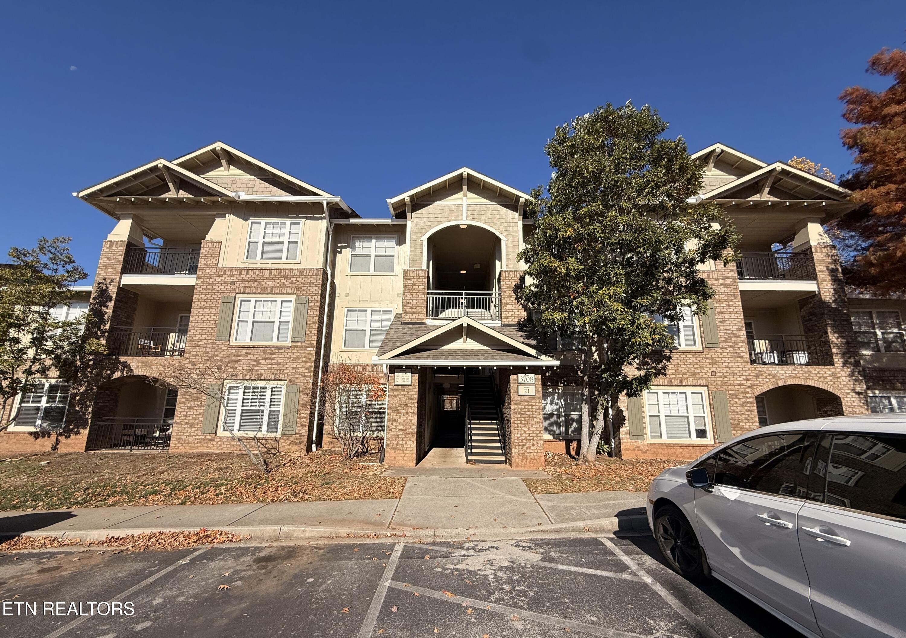 3708 Spruce Ridge Way, Unit 2102 Knoxville, TN 37920 - Photo 1 of 43 IMG_2517