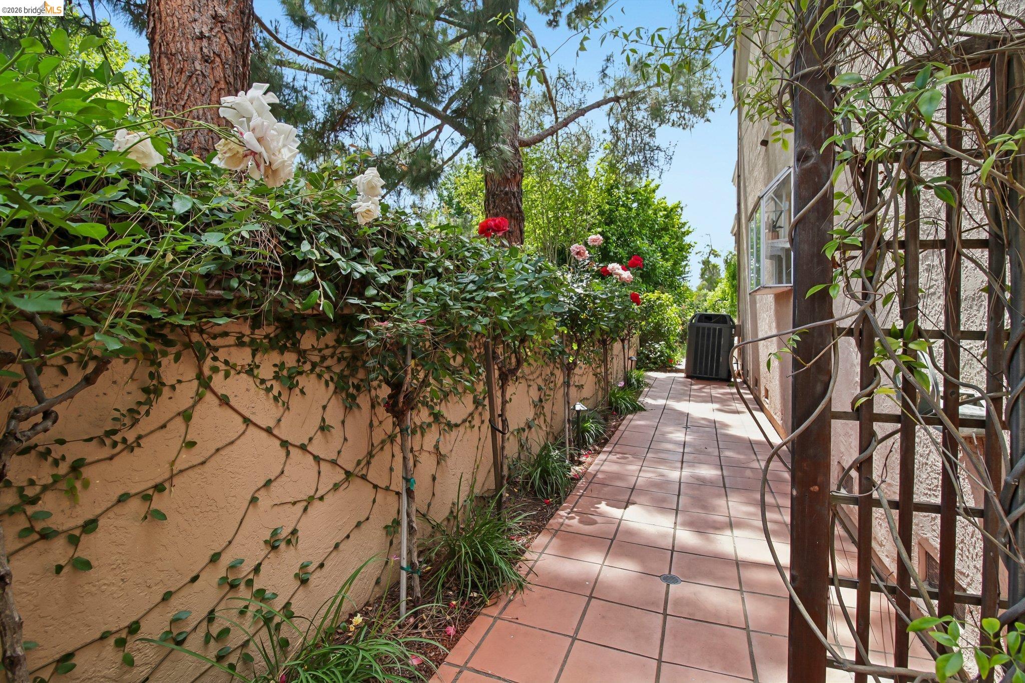 1251 Canyon Side Avenue San Ramon, CA 94582 - Photo 14 of 82