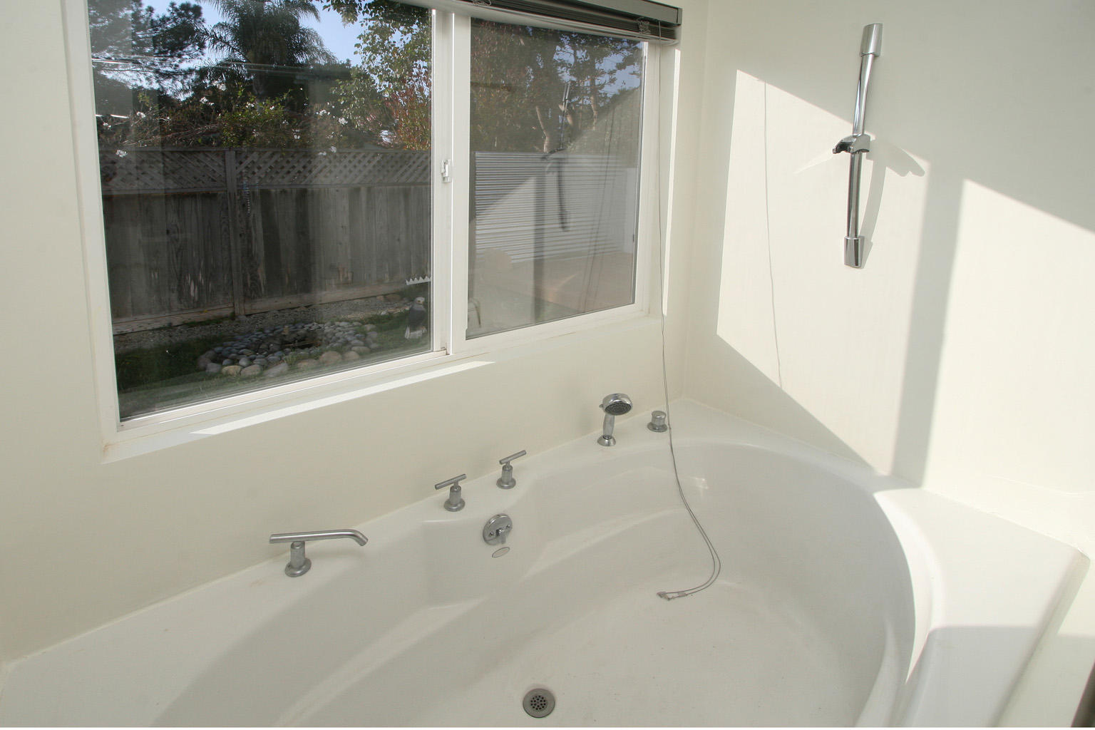 1275 Vallecito Road Carpinteria, CA 93013 - Photo 10 of 11 a bathroom with a shower