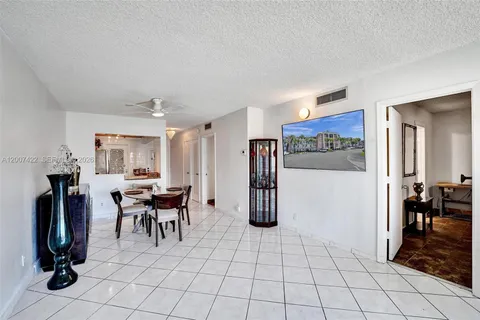 $229,900 | 455 Paradise Isle Boulevard, Unit 104, Hallandale Beach, FL 33009