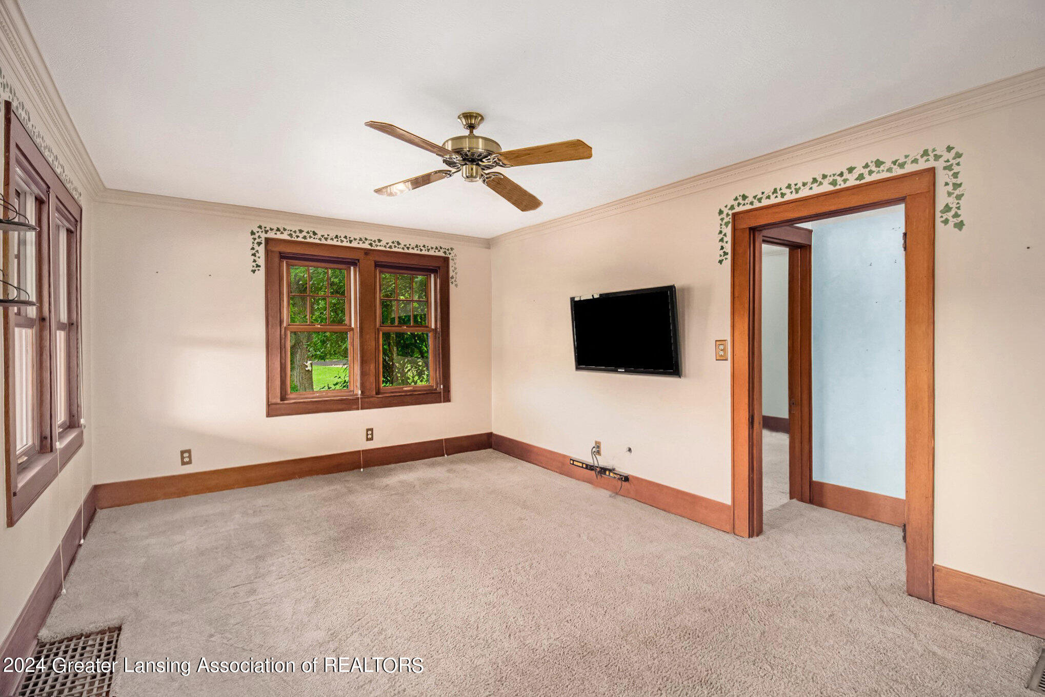 736 South Aurelius Road Mason, MI 48854 - Photo 8 of 32 Living Room