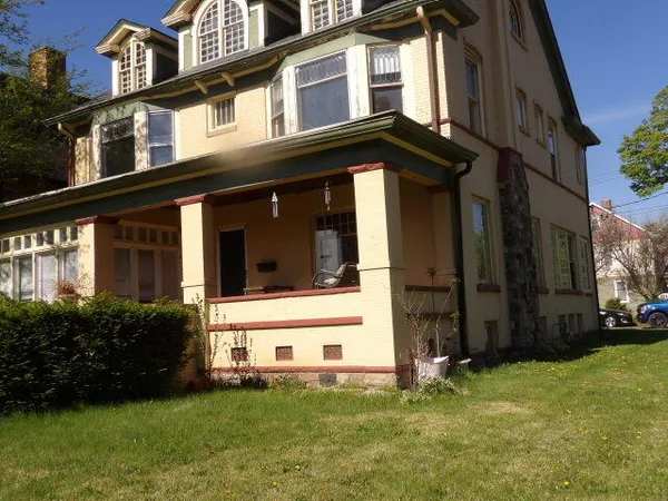 $270,000 | 31 Orchard Place, Battle Creek, MI 49017