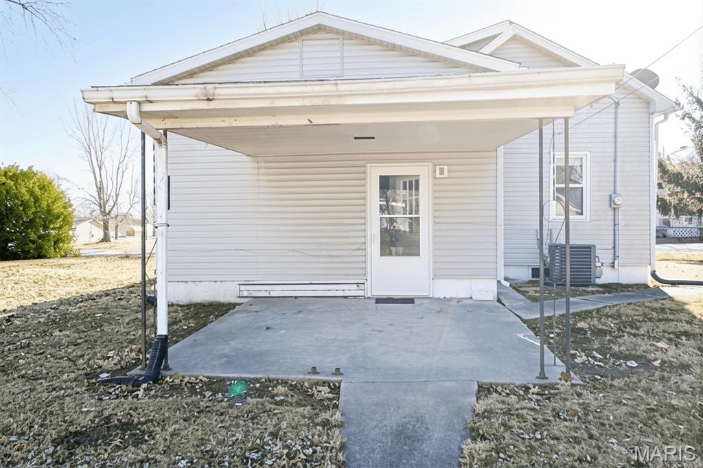 205 East 2nd N Street Mount Olive, IL 62069 - Photo 15 of 18