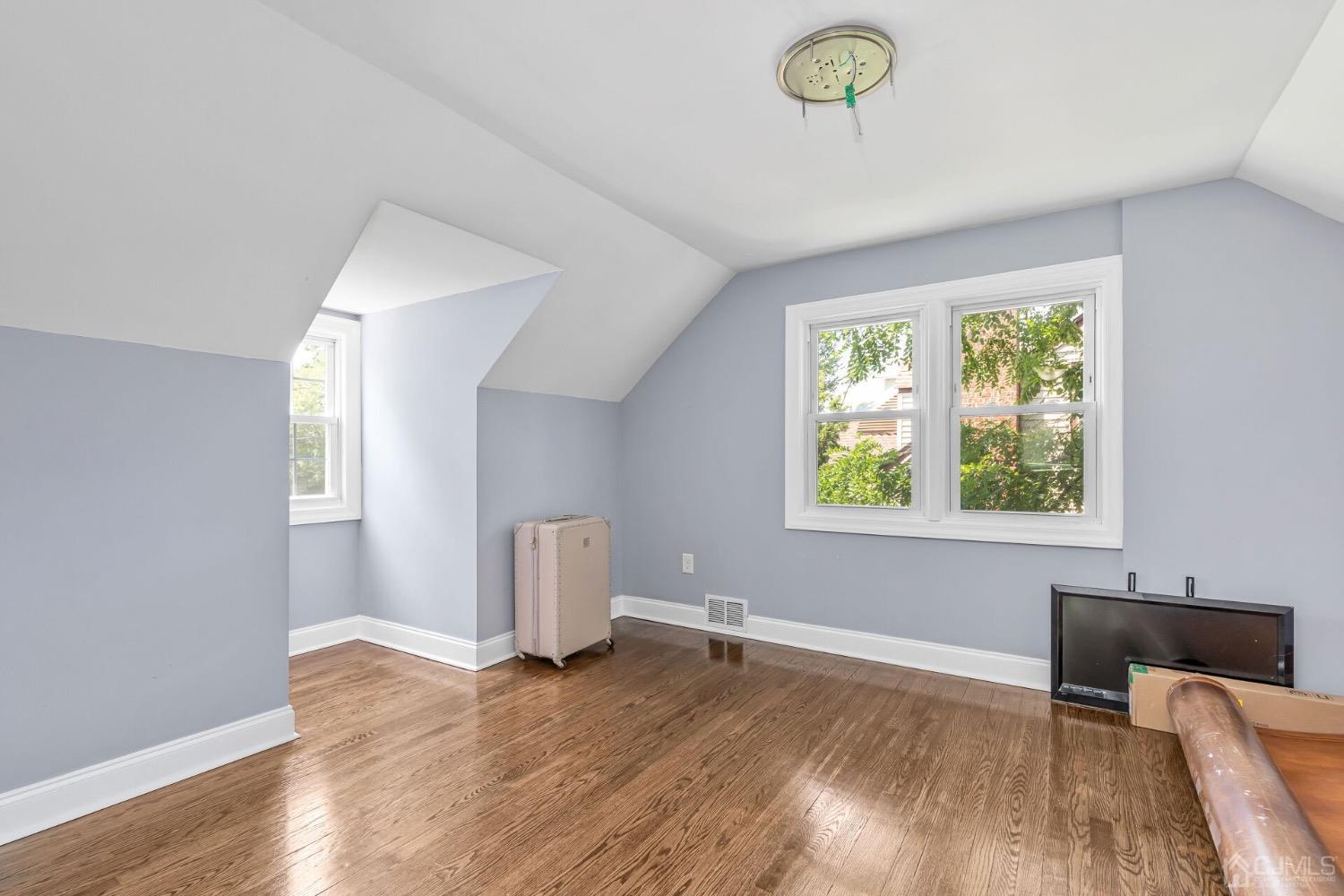 261 New Market Road Dunellen, NJ 08812 - Photo 15 of 27