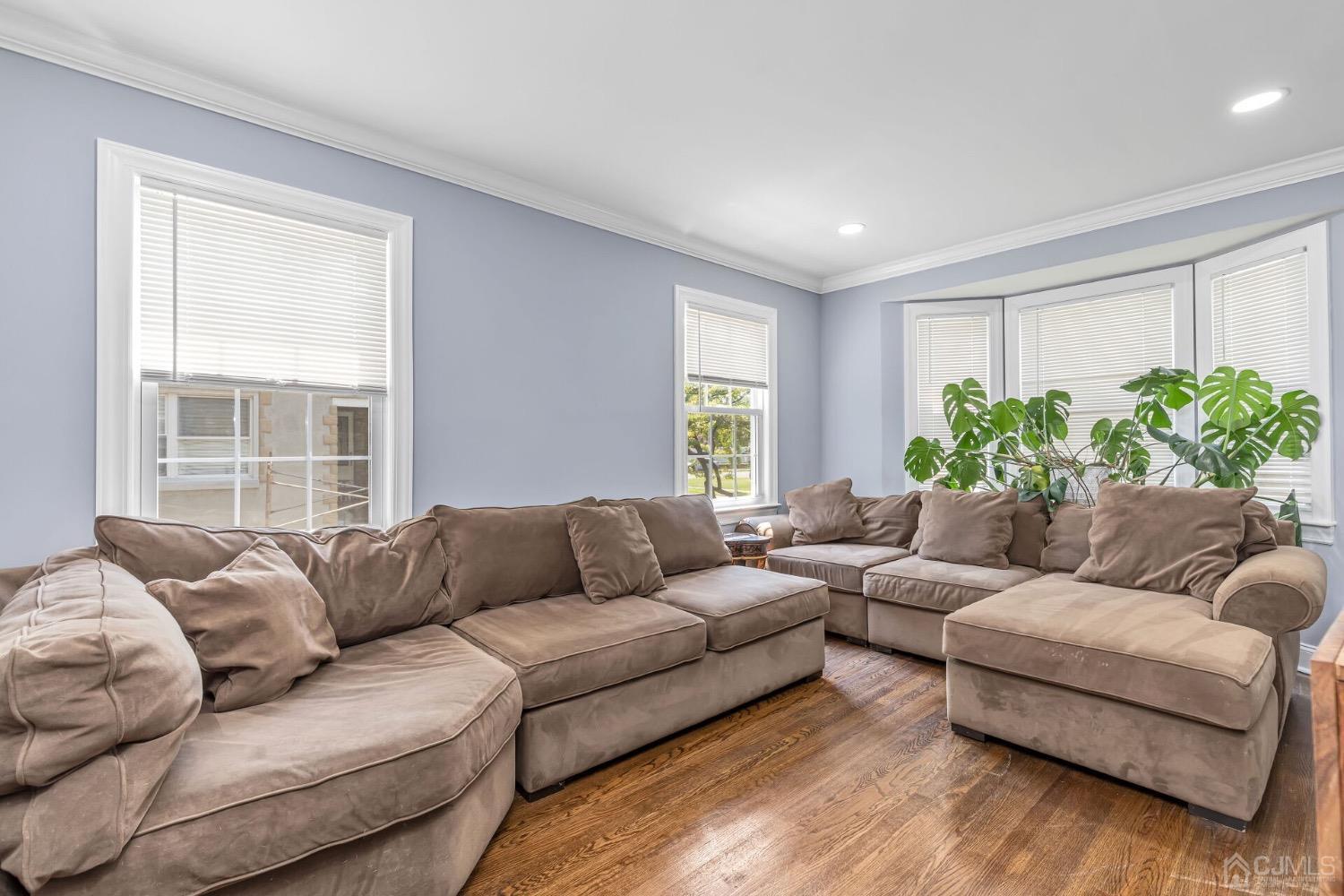 261 New Market Road Dunellen, NJ 08812 - Photo 5 of 27