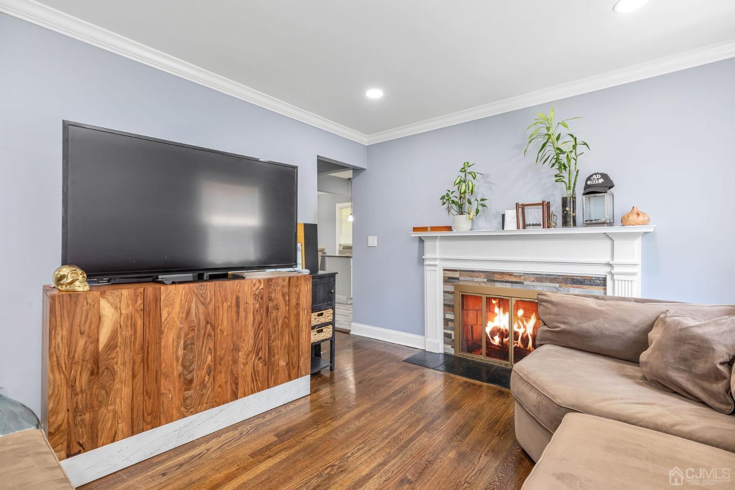 261 New Market Road Dunellen, NJ 08812 - Photo 6 of 27