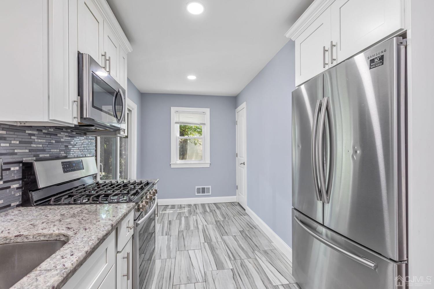 261 New Market Road Dunellen, NJ 08812 - Photo 10 of 27