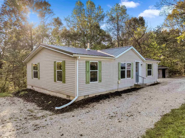 $200,000 | 1560 North Doe Valley Drive West, Paoli, IN 47454