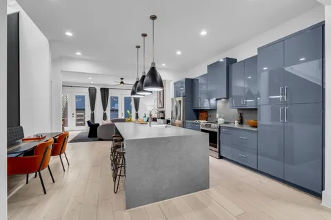 $1,000,000 | 715 28th Avenue North, Nashville, TN 37208