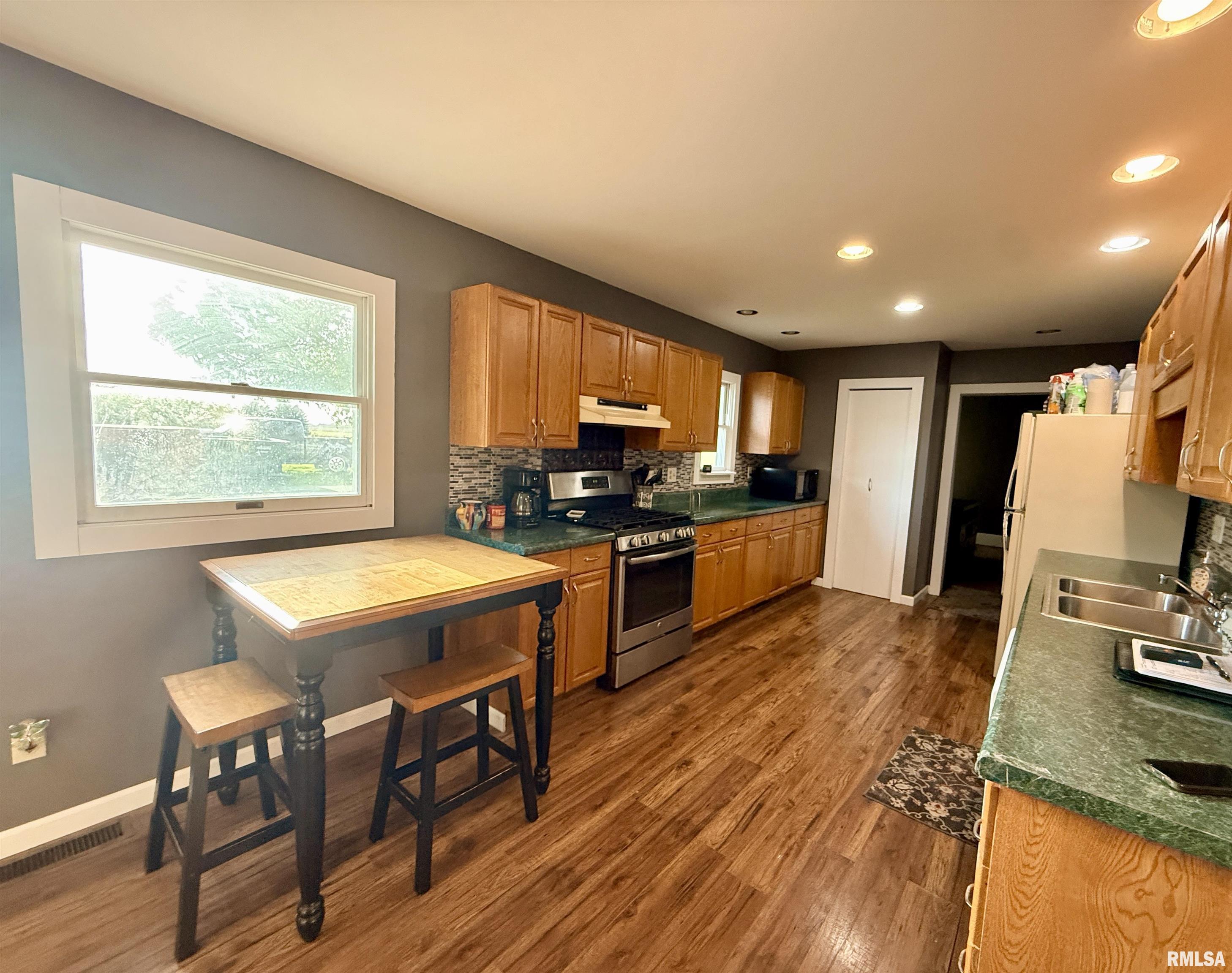 410 West Maple Street Timewell, IL 62375 - Photo 10 of 31