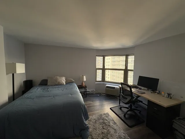 $3,390 | 8 West Chestnut Street, Unit 21F, Chicago, IL 60610