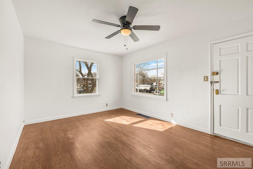 1115 East Wyeth Street Pocatello, ID 83201 - Photo 7 of 32 Living Room
