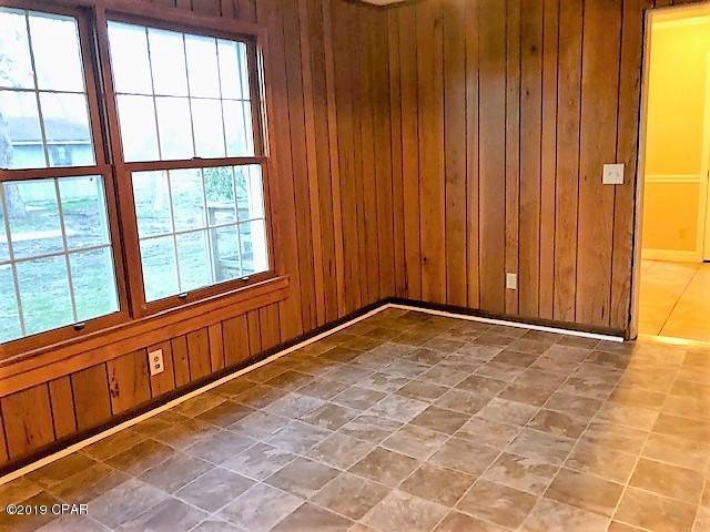 5794 Old U S Road Malone, FL 32445 - Photo 11 of 20