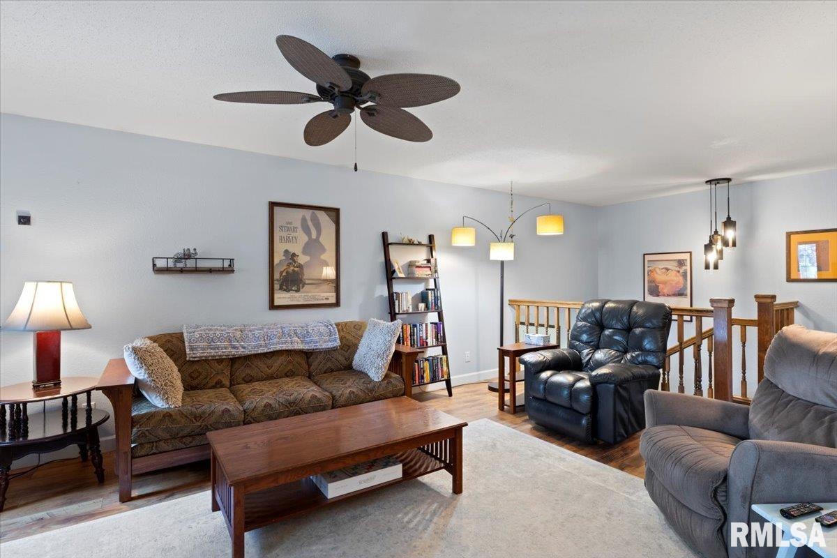 216 Quarterstaff Road Springfield, IL 62704 - Photo 5 of 35 Gallery Image 5
