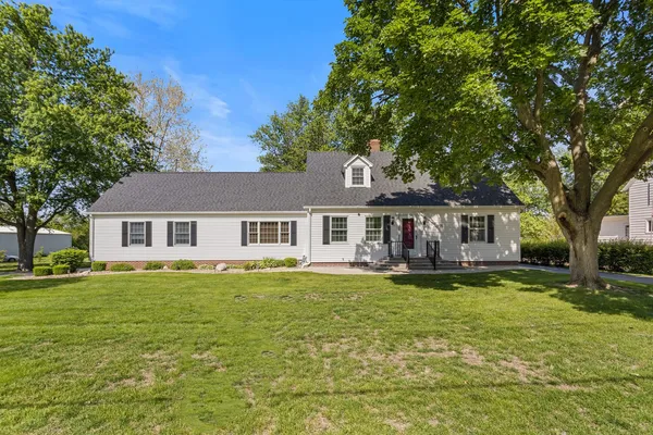 $330,000 | 520 South Main Street, Gifford, IL 61847