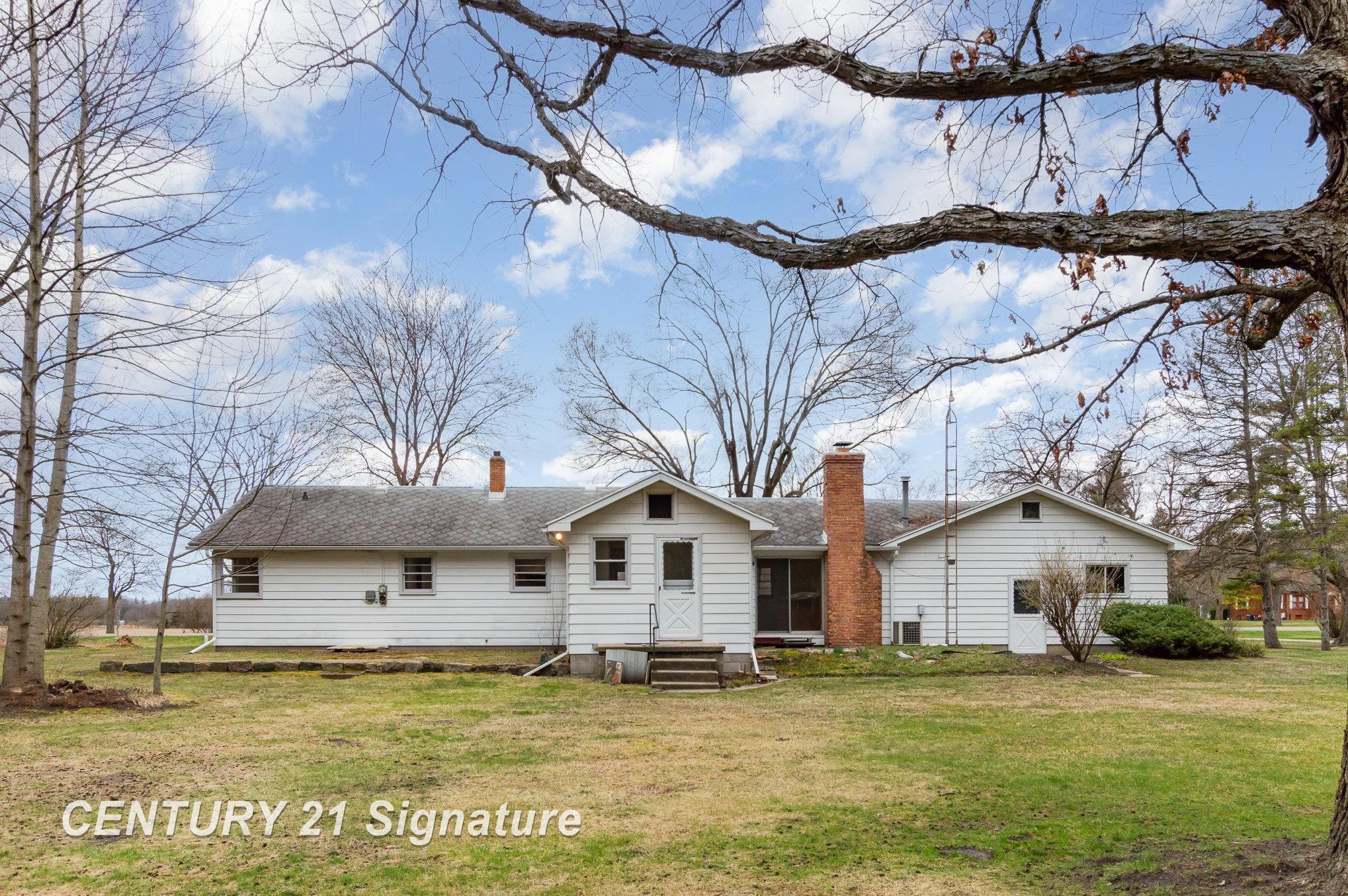 10931 South Graham Road St. Charles, MI 48655 - Photo 25 of 28 50170831-7ec3d8f4-8558-4732-9cd3-cb6a73ede2aa.JPG