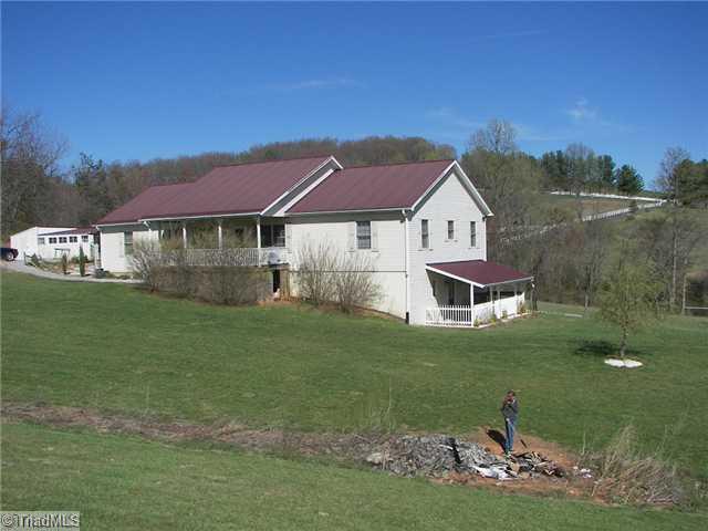 3977 Meadowbrook Road Cana, VA 24317 - Photo 1 of 16 Exterior Front.
