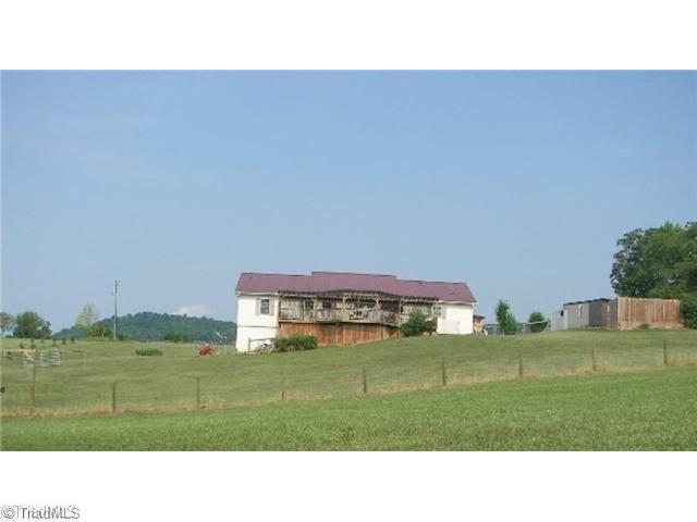 3977 Meadowbrook Road Cana, VA 24317 - Photo 4 of 16 Exterior Front.