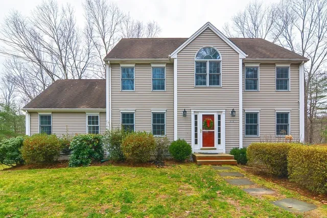 $4,500 | 173 East Street, Upton, MA 01568