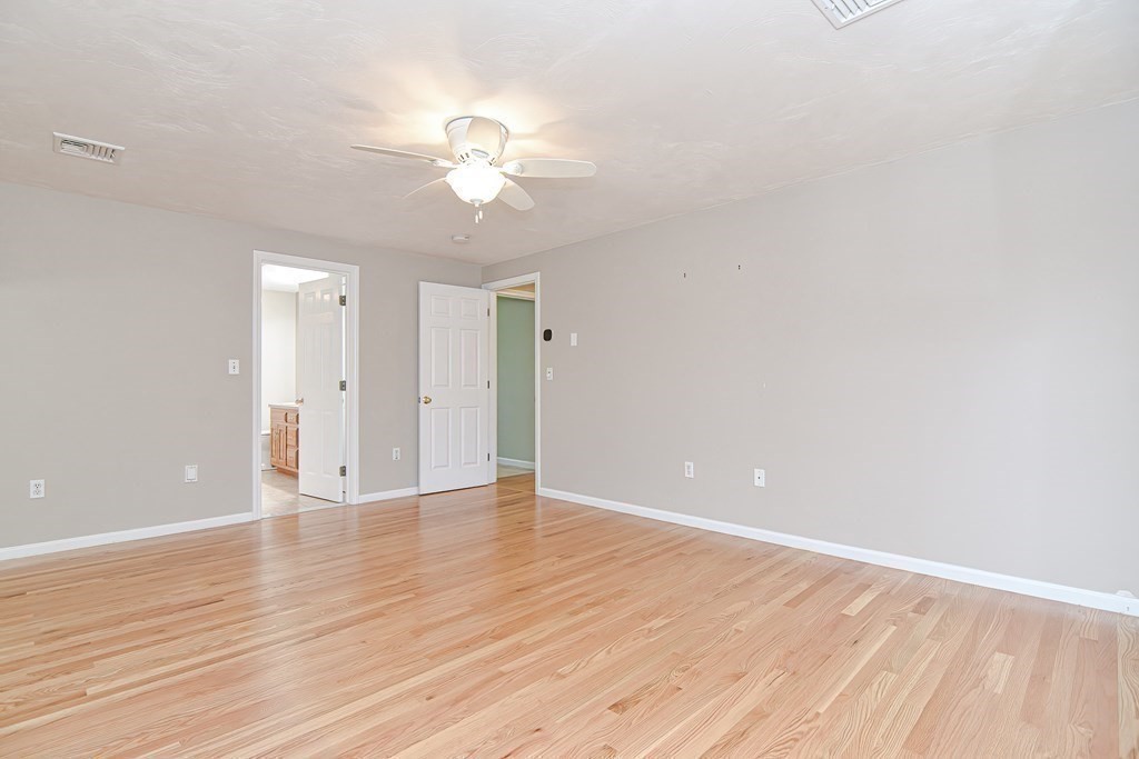 173 East Street Upton, MA 01568 - Photo 15 of 32