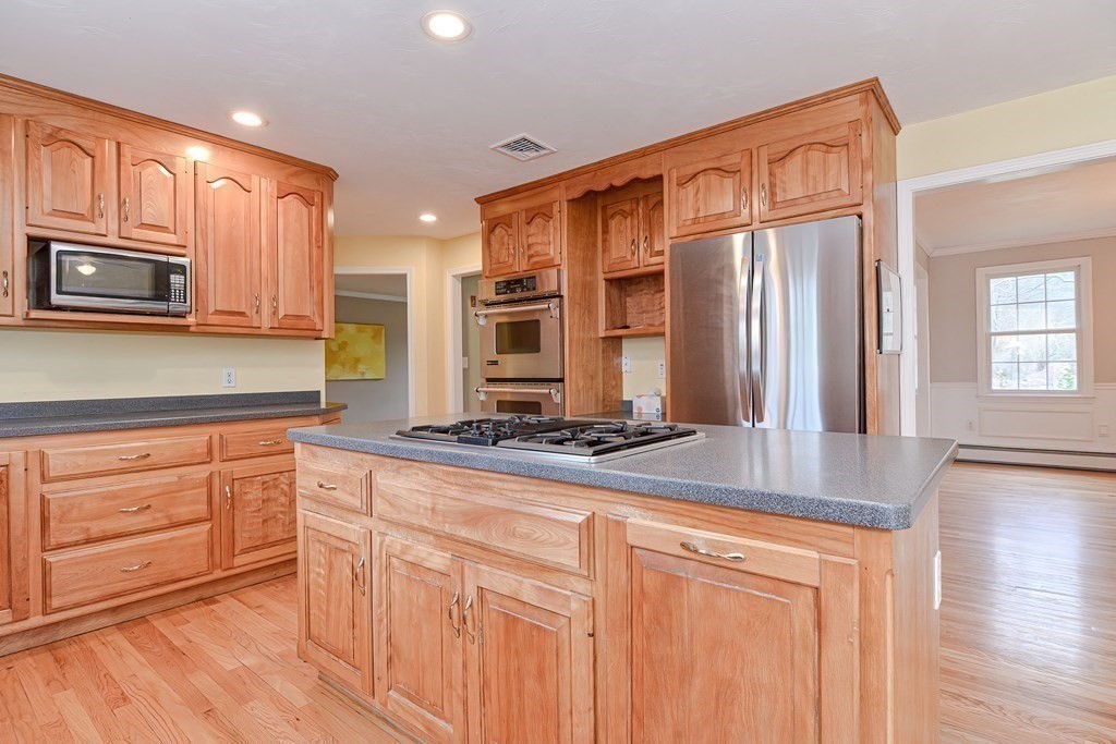 173 East Street Upton, MA 01568 - Photo 5 of 32