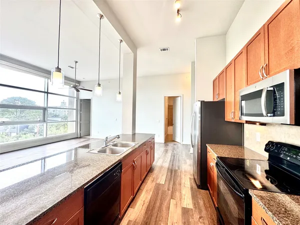 $1,966 | 3333 Weslayan Street, Unit 1467, Houston, TX 77027