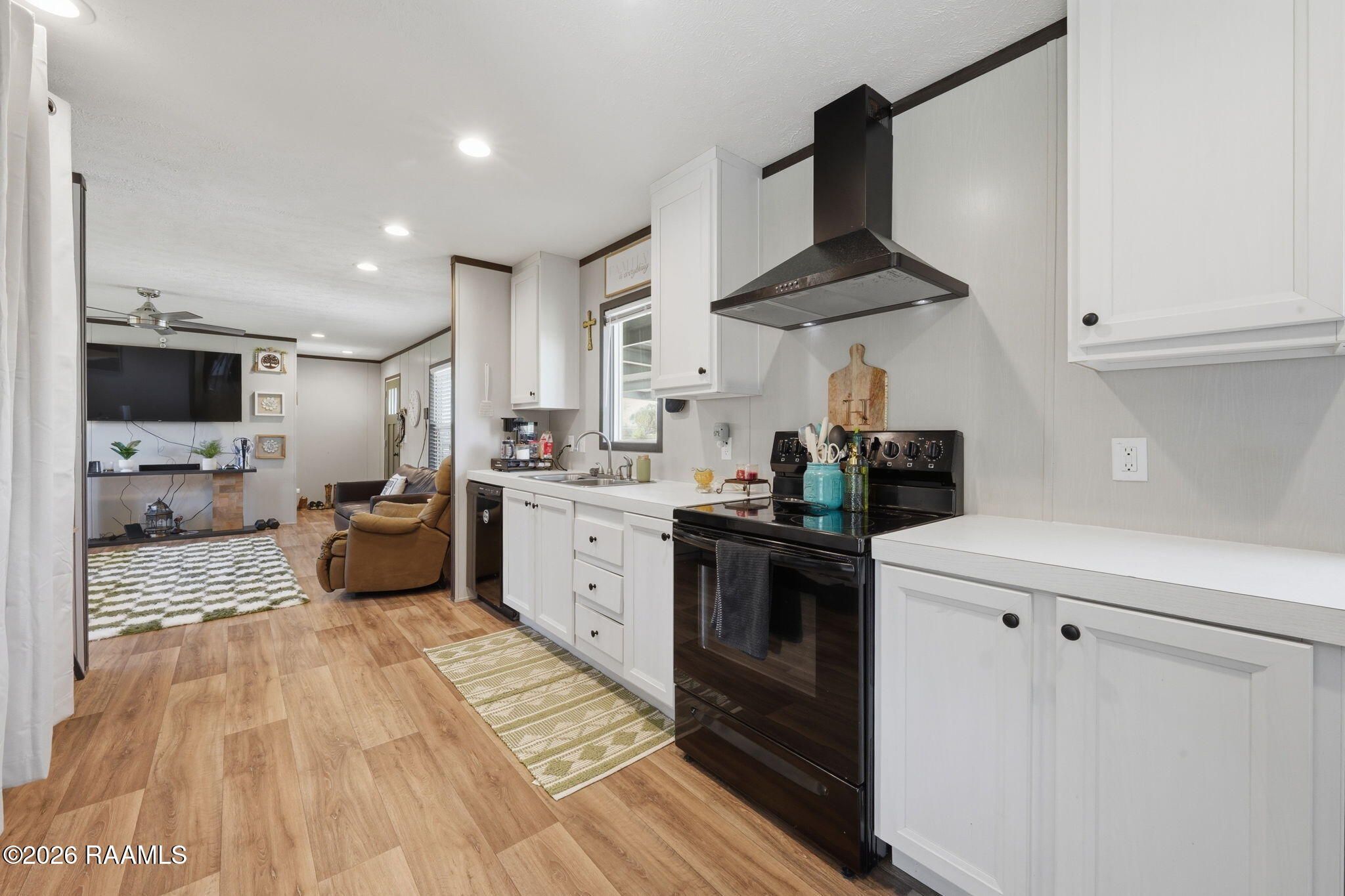 154 Bearb Road Sunset, LA 70584 - Photo 9 of 22 KitchenfromDiningArea