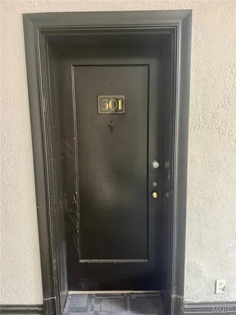 $1,595 | 7355 Lindell Boulevard, Unit 302, University City, MO 63130