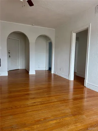 $1,595 | 7355 Lindell Boulevard, Unit 302, University City, MO 63130