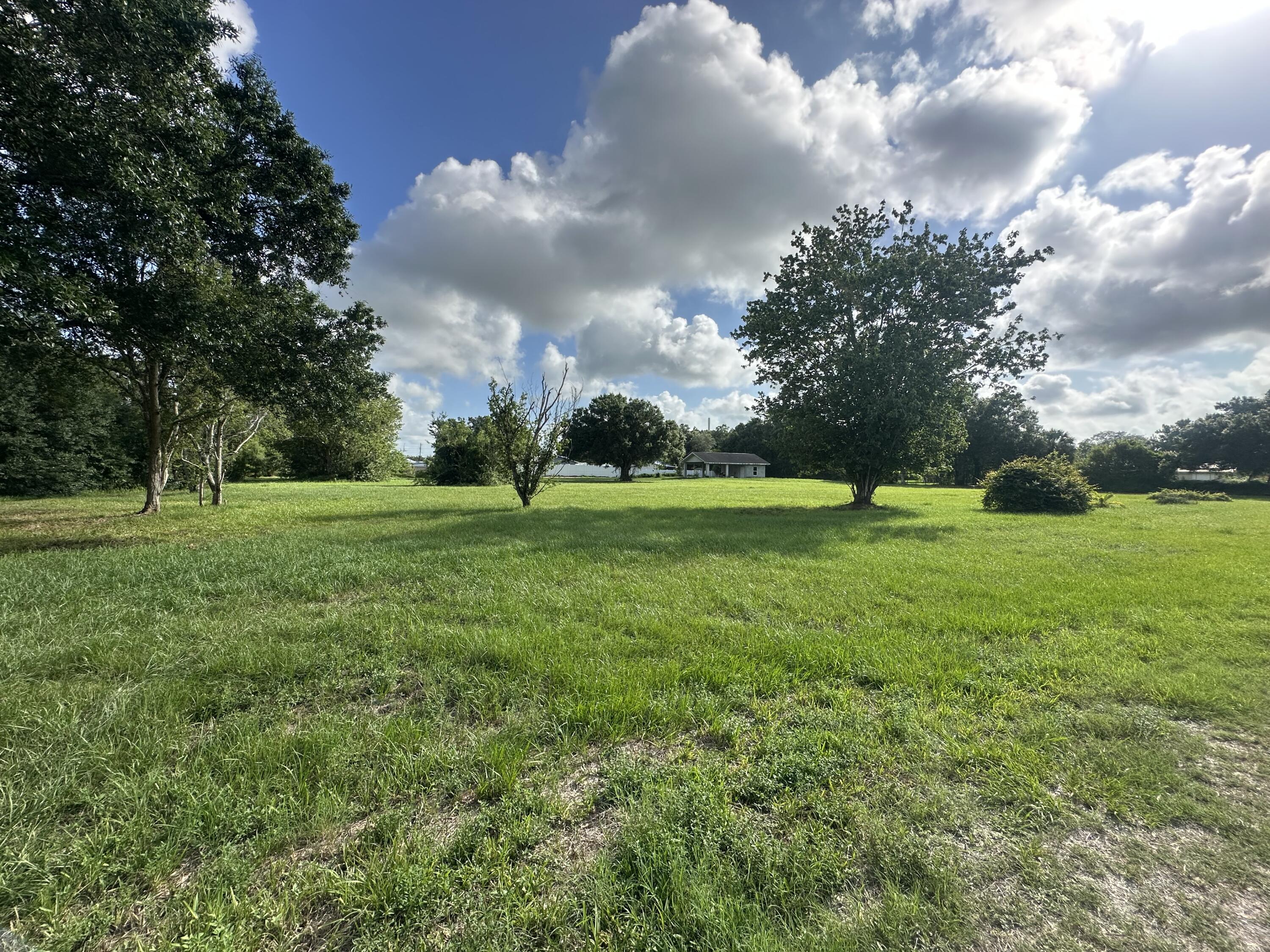 2055 Southwest 3rd Street Okeechobee, FL 34974 - Photo 1 of 11 IMG_4433