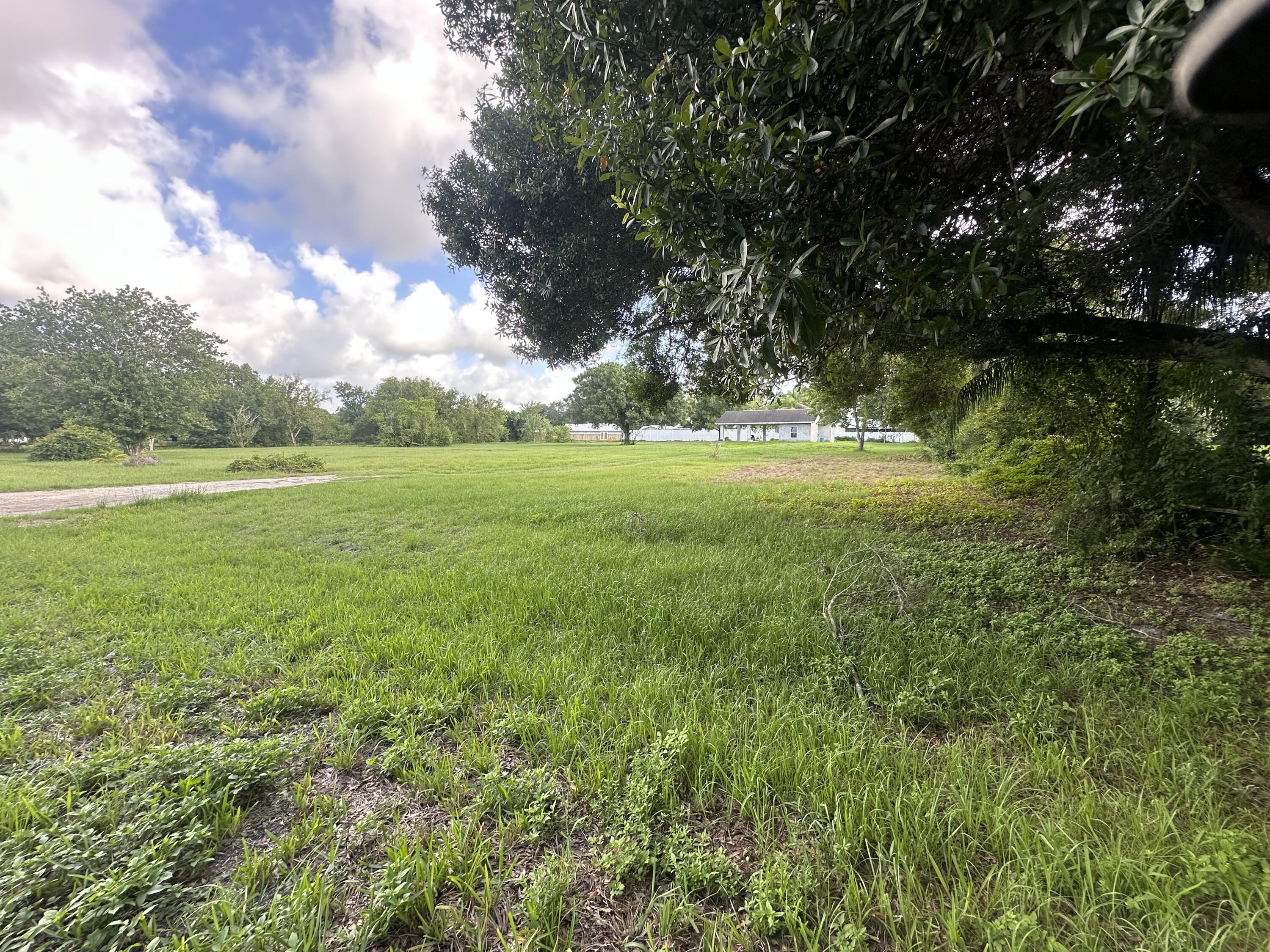 2055 Southwest 3rd Street Okeechobee, FL 34974 - Photo 8 of 11 IMG_4427