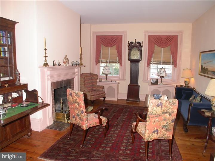 13 The Strand New Castle, DE 19720 - Photo 2 of 24