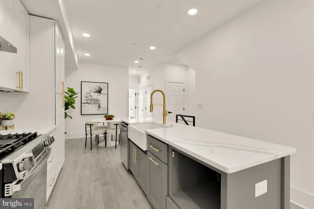 $3,250 | 231 S Street Northeast, Unit 1, Washington, DC 20002