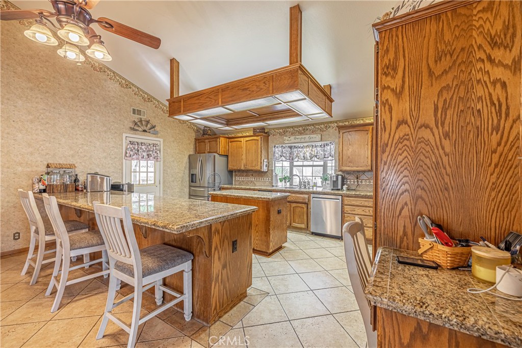 43118 Roulette Lane Lancaster, CA 93536 - Photo 16 of 61