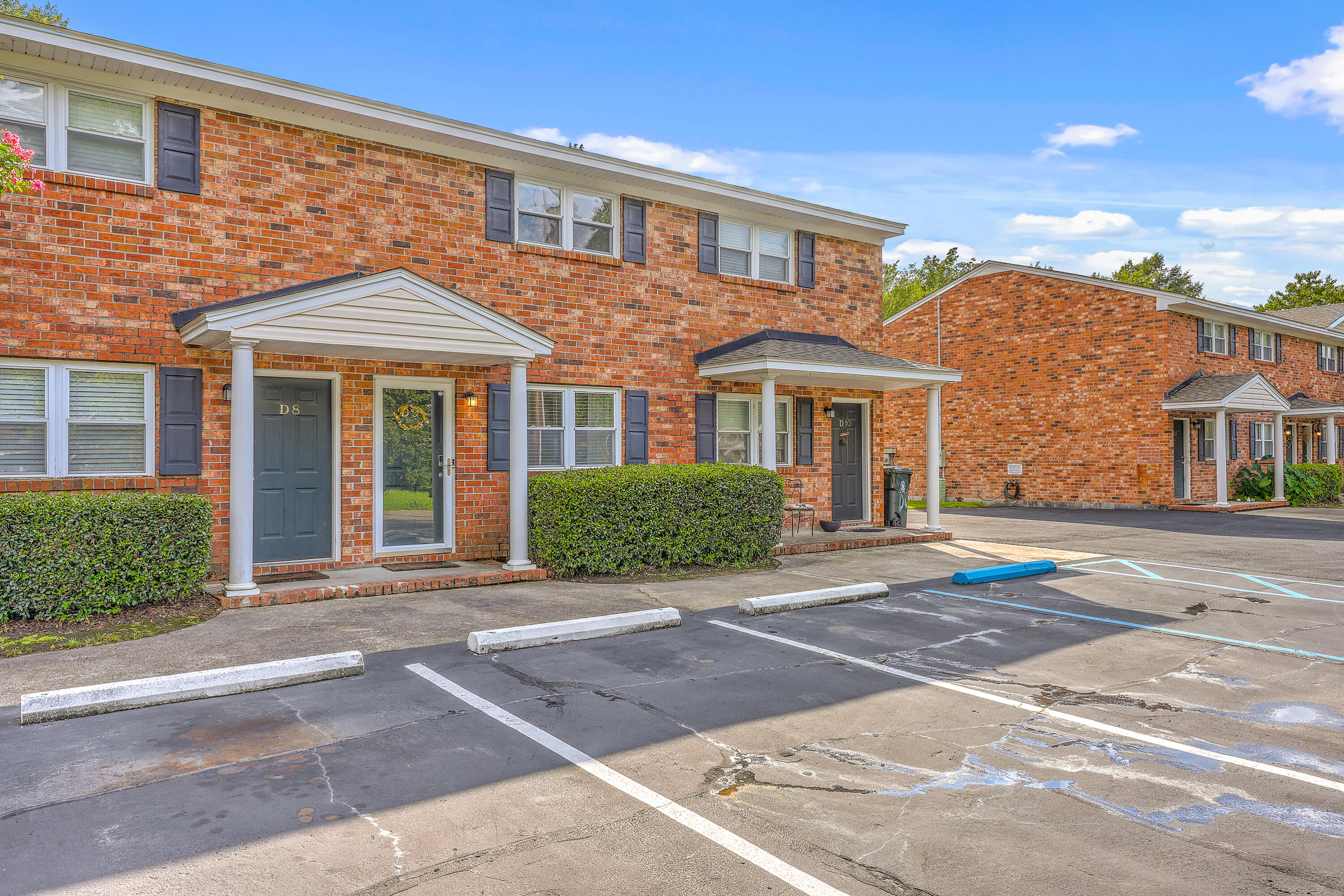 1836 Mepkin Road, Unit D9 Charleston, SC 29407 - Photo 1 of 23 ZYN_8103_4_5_6_7_8_9