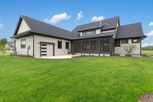 $1,399,999 | 3350 Siena Drive, Valparaiso, IN 46385