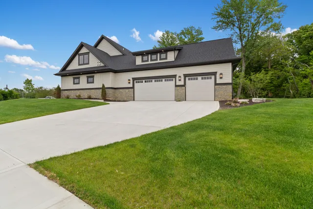 $1,399,999 | 3350 Siena Drive, Valparaiso, IN 46385