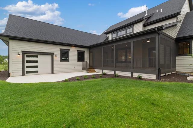 $1,399,999 | 3350 Siena Drive, Valparaiso, IN 46385