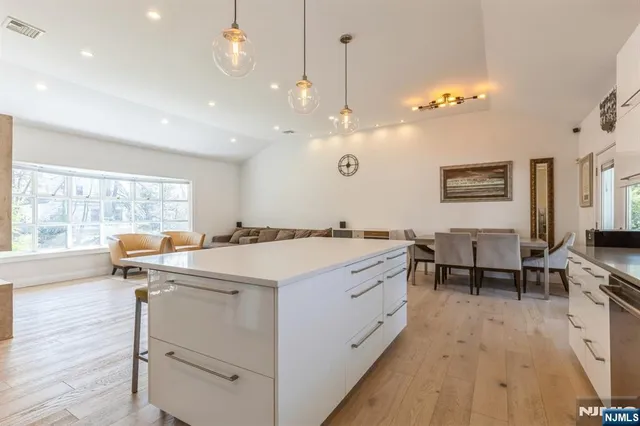 $1,599,000 | 37 New Street, Cresskill, NJ 07626