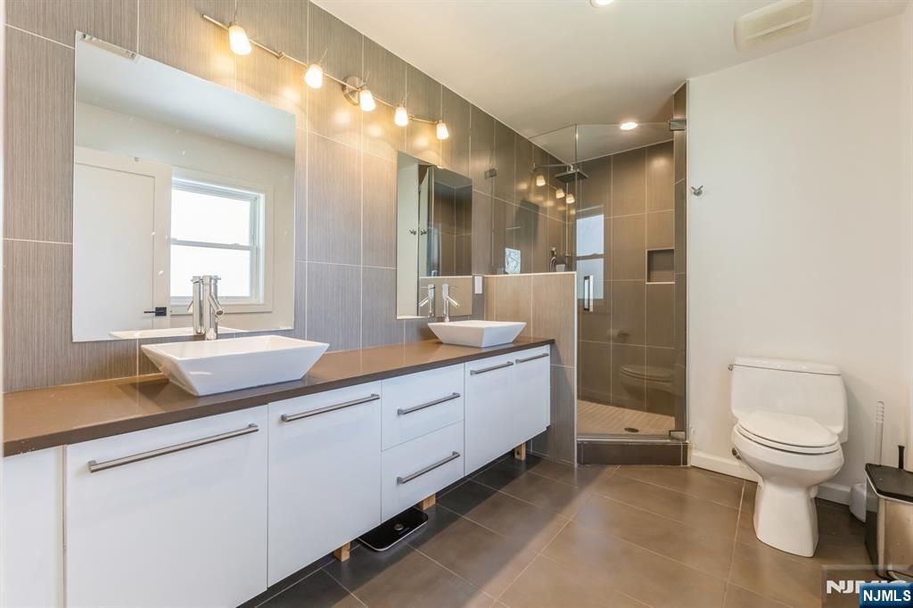 37 New Street Cresskill, NJ 07626 - Photo 19 of 41