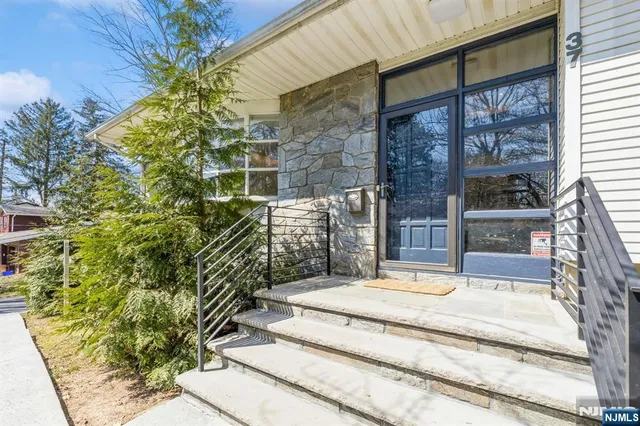 $1,599,000 | 37 New Street, Cresskill, NJ 07626