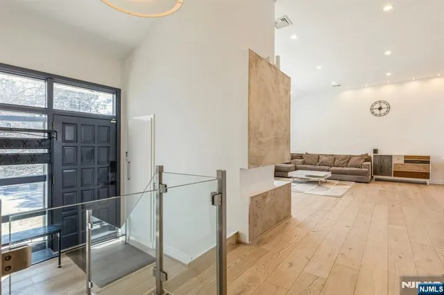 $1,599,000 | 37 New Street, Cresskill, NJ 07626