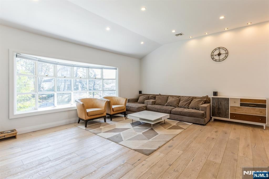 37 New Street Cresskill, NJ 07626 - Photo 6 of 41