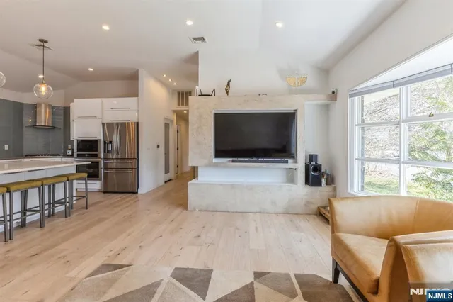 $1,599,000 | 37 New Street, Cresskill, NJ 07626